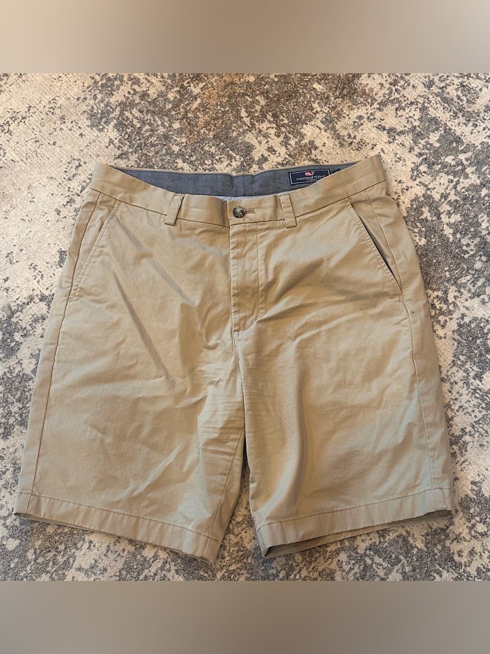 EUC Vineyard Vines Men’s Khaki “Breaker”Shorts—Sz 32